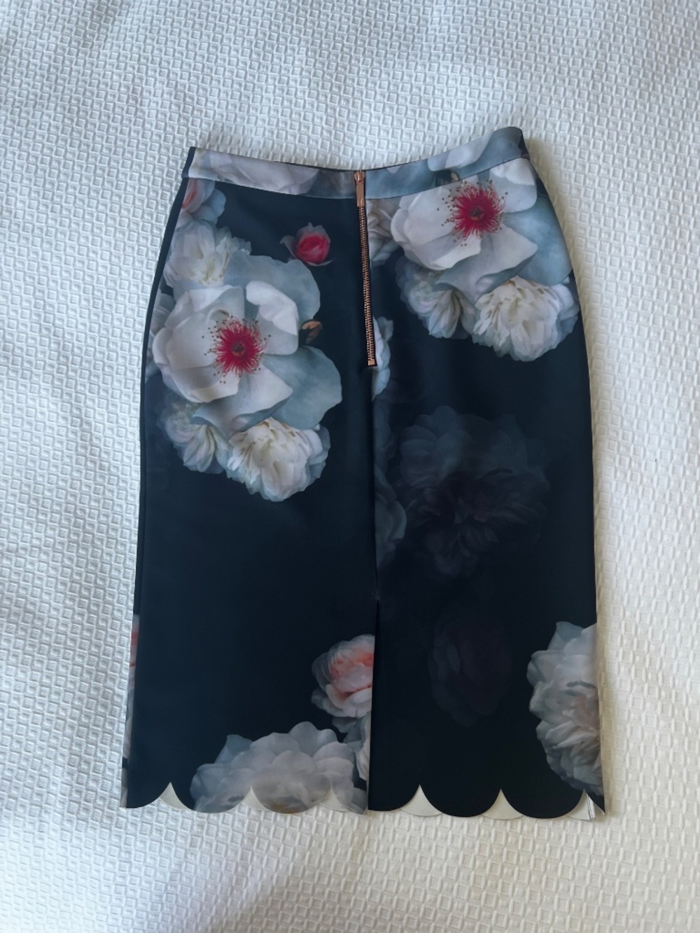 Ted Baker Chelsea black floral print pencil skirt UK 1, US 4 - Picture 2 of 9
